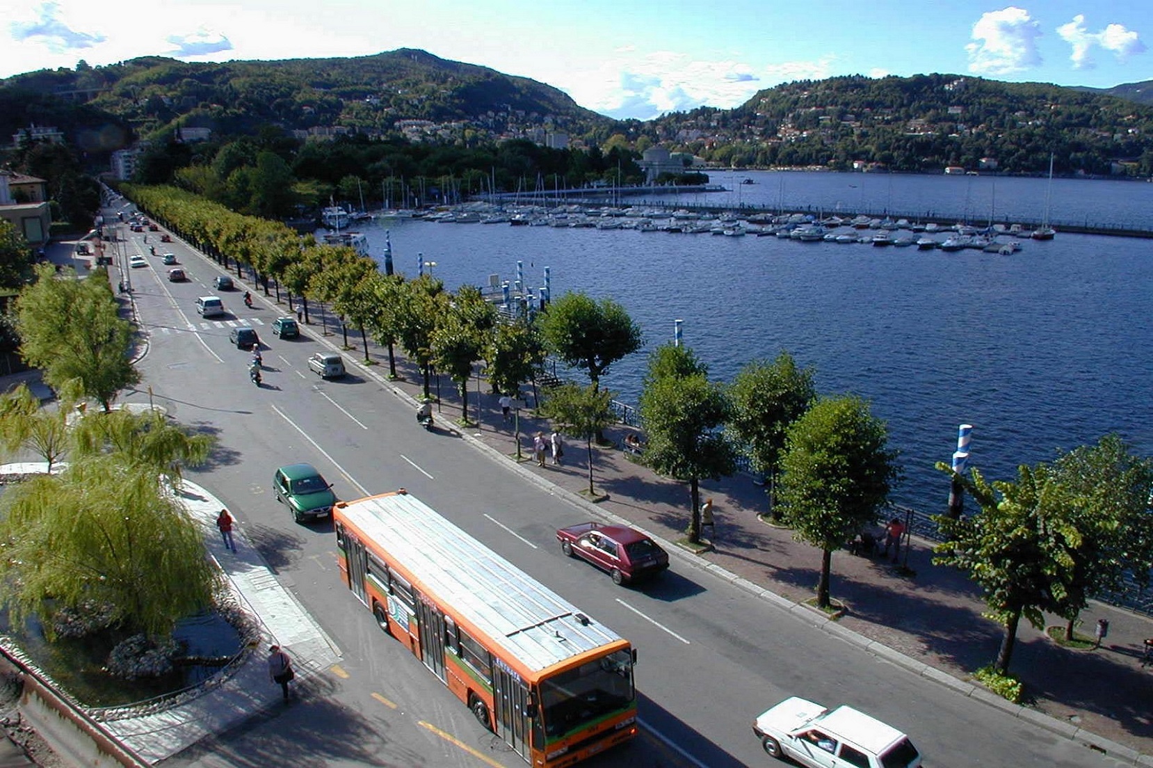 Como: lungolago